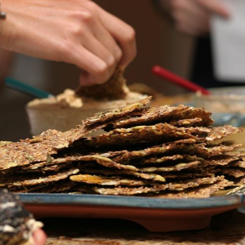 Vegan and gluten-free flax crackers