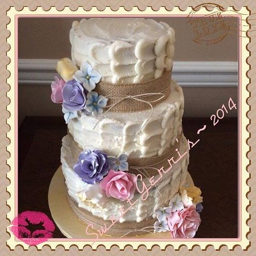 Wedding Cake Fondant Flowers with Buttercream