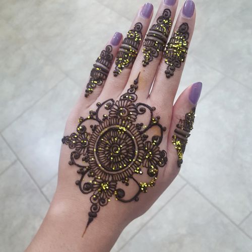 Recreation of popular henna design