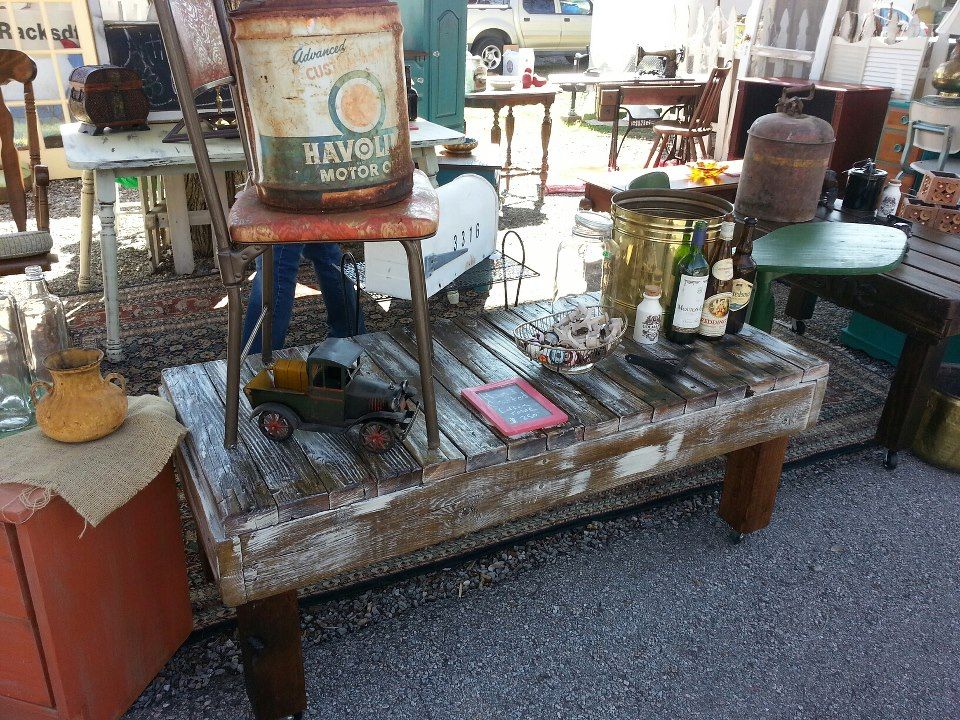 Custom repurposed pallet coffee table