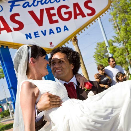 Destination Wedding..Las Vegas Welcome Sign