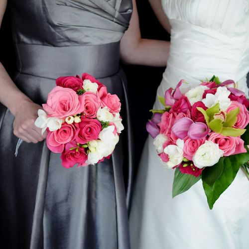 bride's and bridesmaid's bouquets