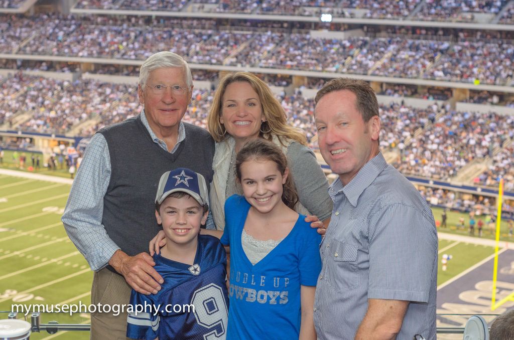 Families that watch the Cowboys together stay toge