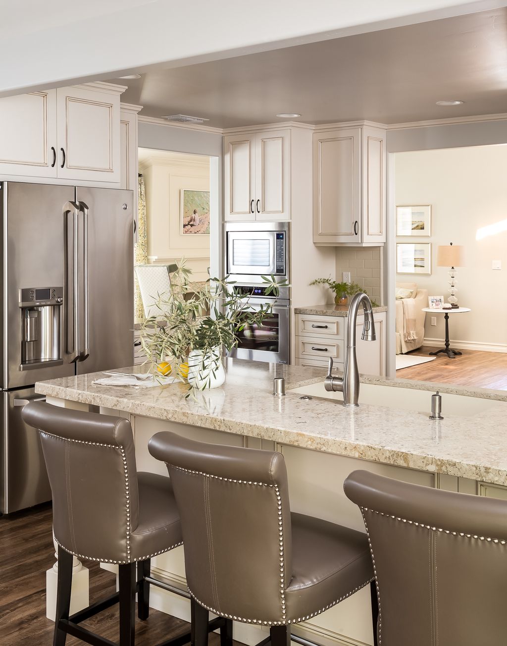 Leather counter srools