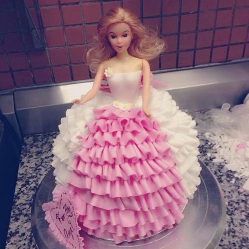 barbie fondant cake