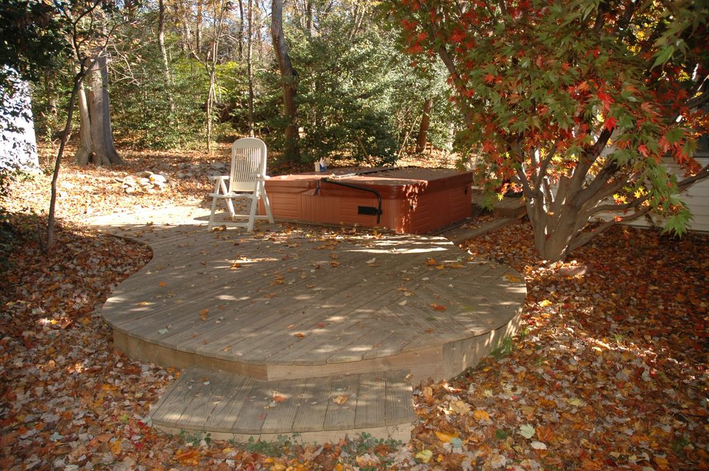 A beautiful deck we built10 years ago.looks bett