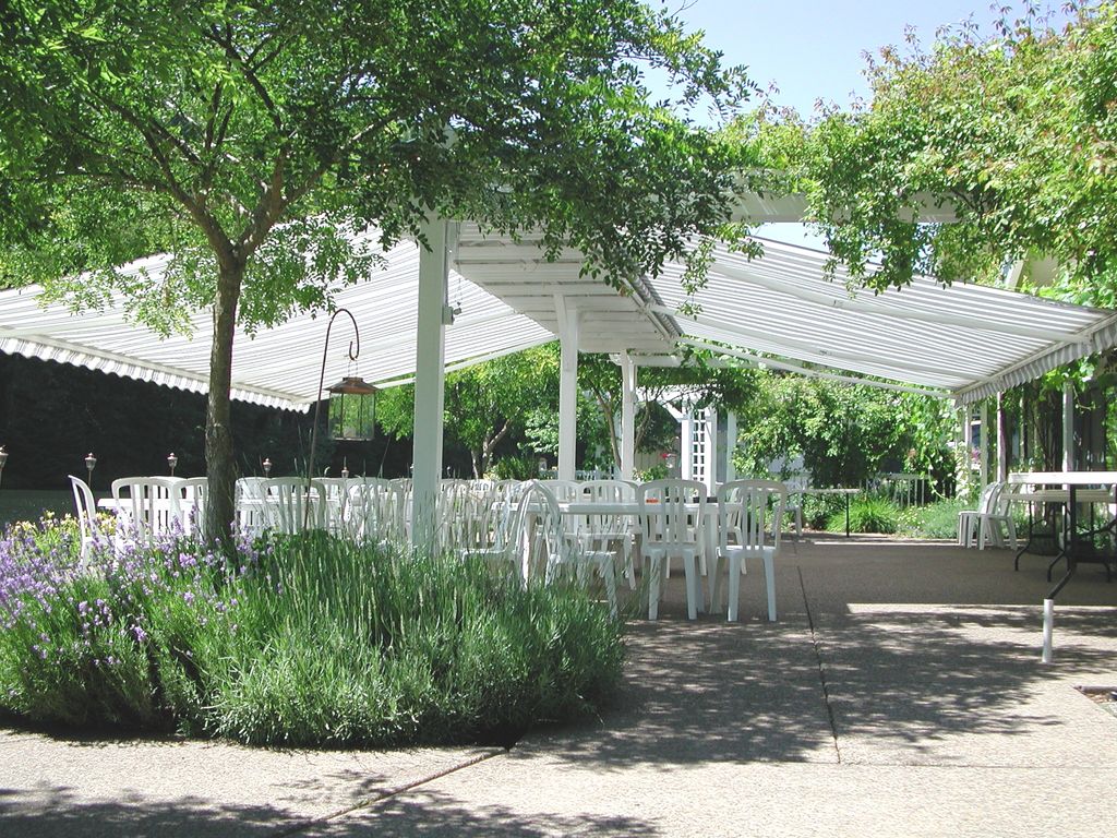 Retractable Awnings (2)