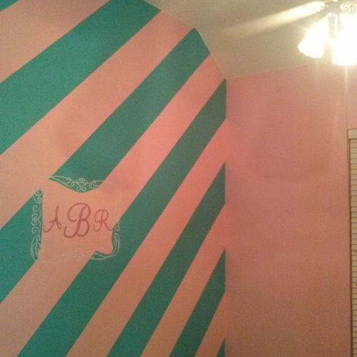 Here is the striped room finished!
