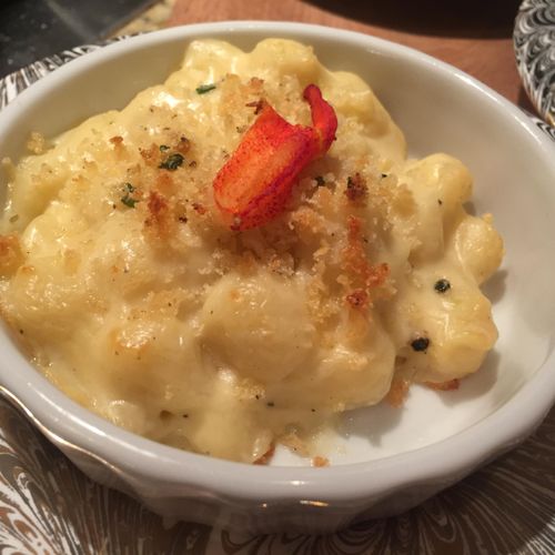 Lobster claw Mac and cheese