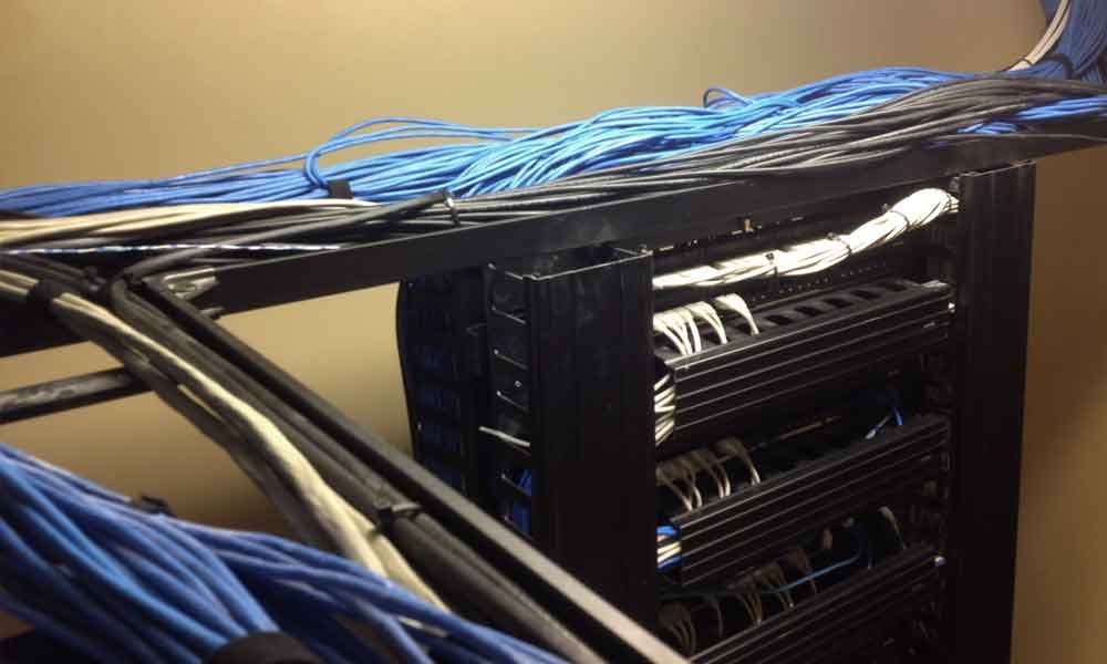 Holiday Inn - network cable waterfall in server ro