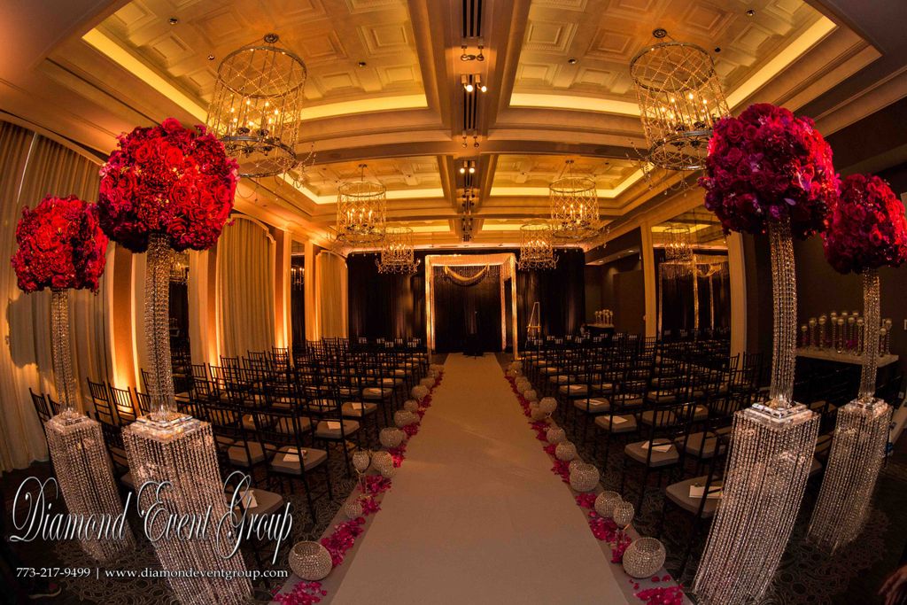 Uplighting & Pinspots created an intimate setting 