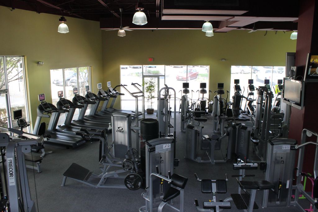 SA Fitness also has a wide selection of machines f