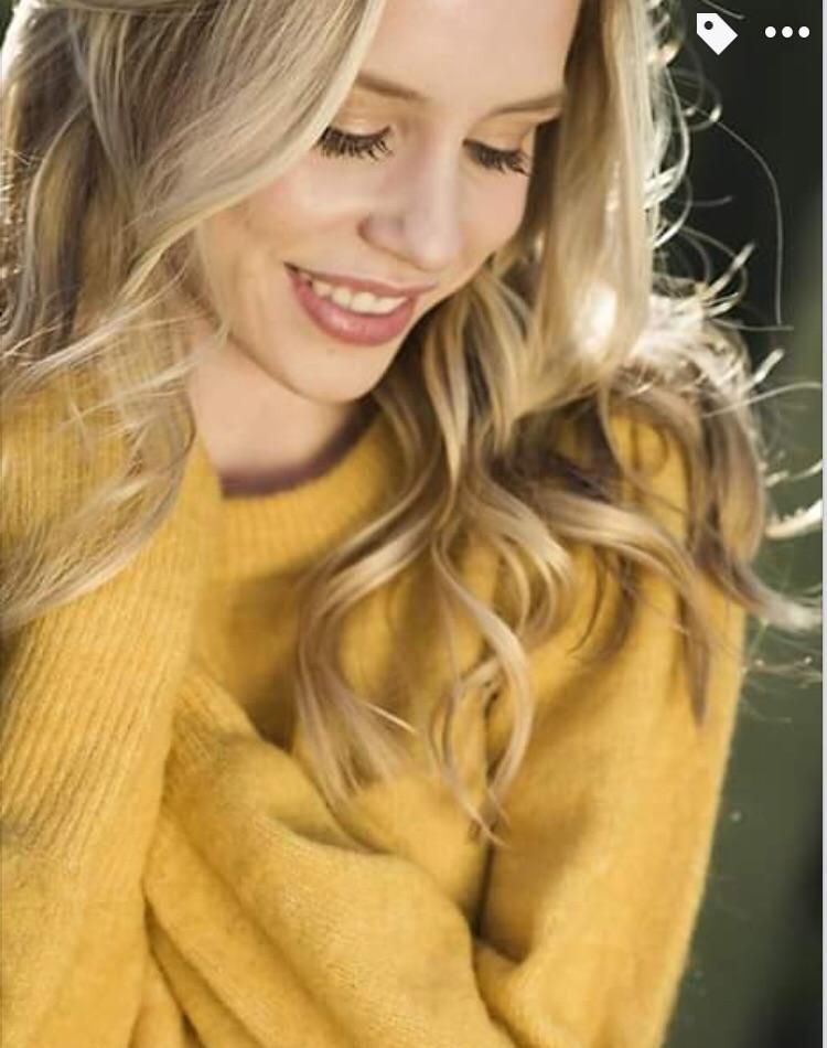 Simply natural hair and makeup 
