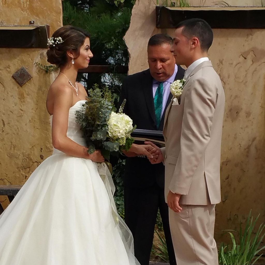 Arcoiris Weddings, Reverend Mauro Walden-Montoya