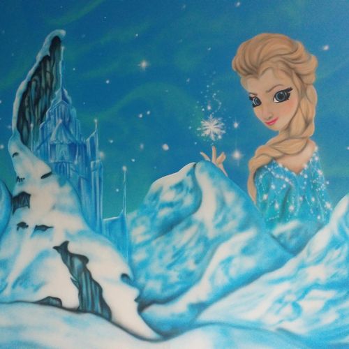 "Frozen" themed bedroom mural. Completed in a few 