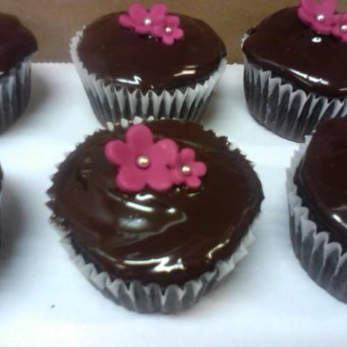 chocolate Gnash over a raspberry filled cupcake