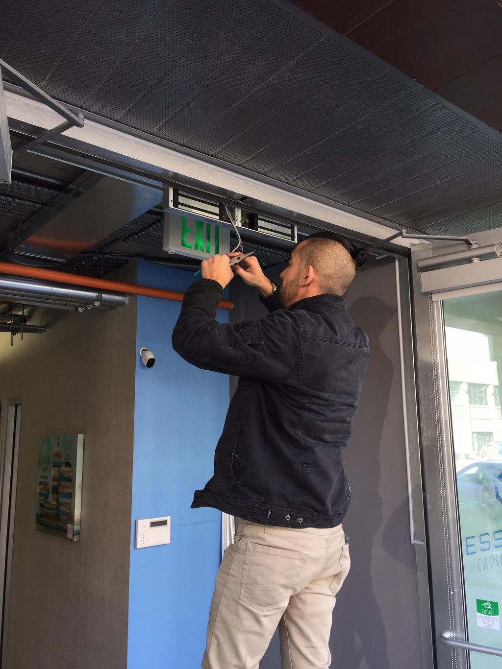 Maglock installation 