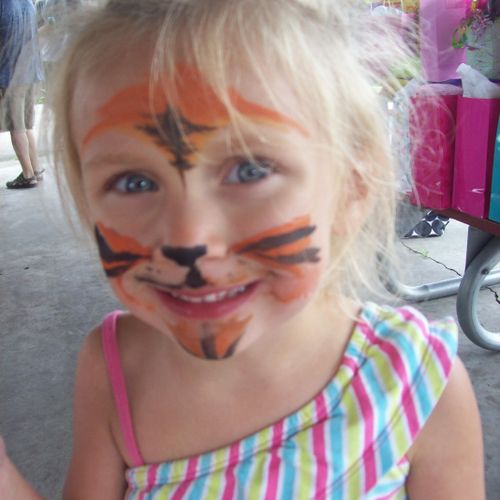 This beautiful child choose a popular tiger face p