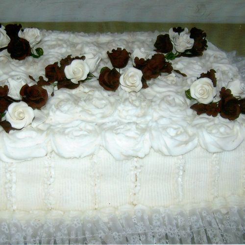 The traditional Grooms cake.