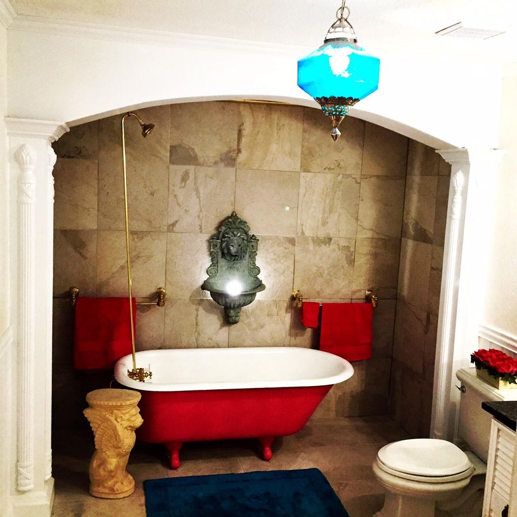 Clawfoot tub/Craftsman/Turkish Bath/Greek Revival 