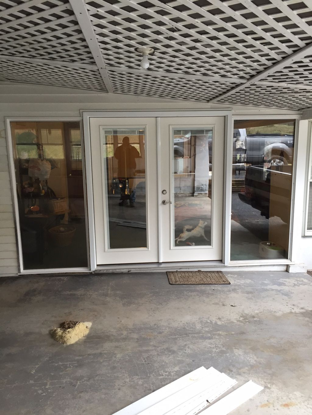 New door and sidle lights.