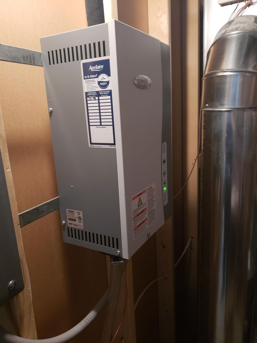 Aprilaire 800 steam humidifier. 