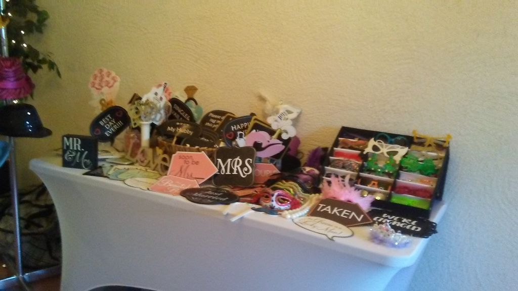 Let's get married table