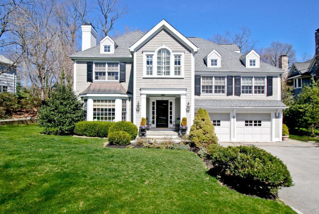 Split level addition/alteration in Rye NY by DeMot