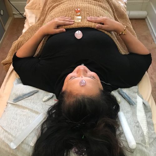 Intuitive Acupuncture with Laying on of Crystals