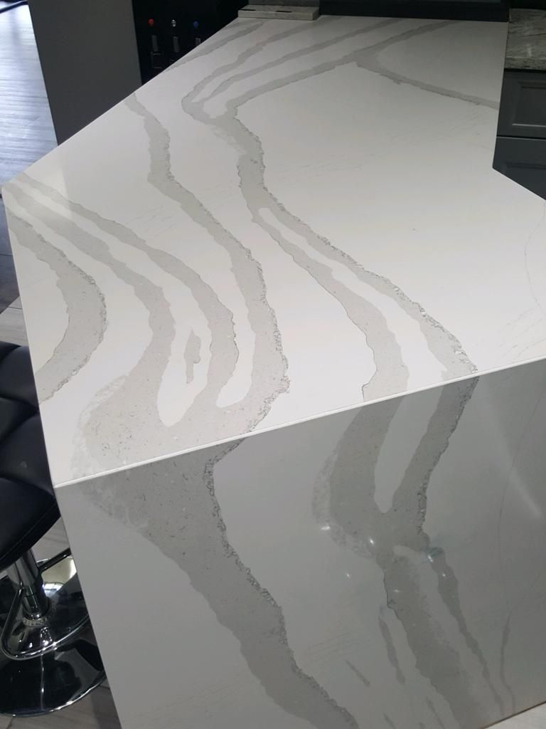 Waterfall edge with continues line 