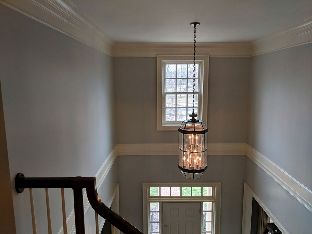 Fresh premium paints on trim and walls!