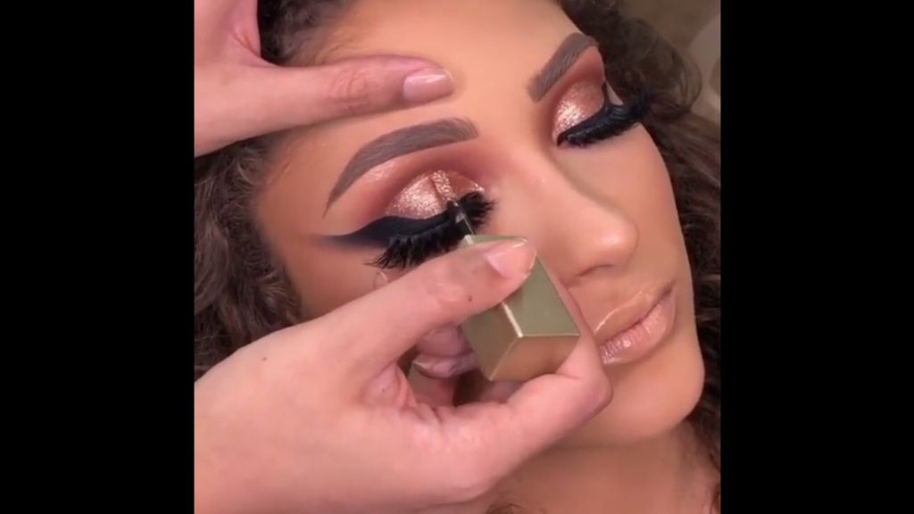 Stella Glitter On Eyes.