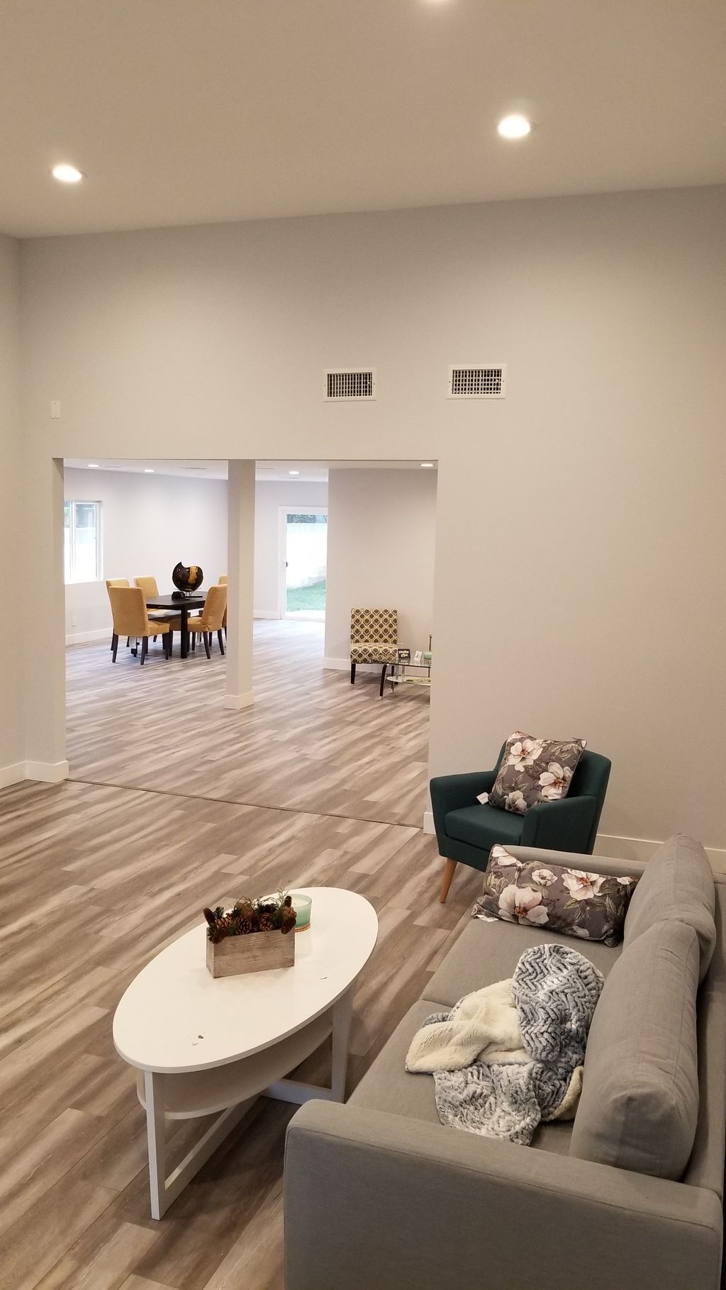 Open floor plan for entertaining