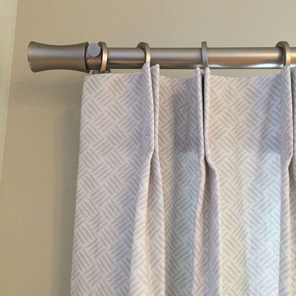 Two-Finger Pinch Pleat 