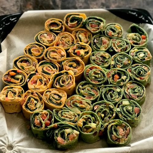 Vegan Wraps/ Hummus, Spinach, Onion, Tomatoes, Mix