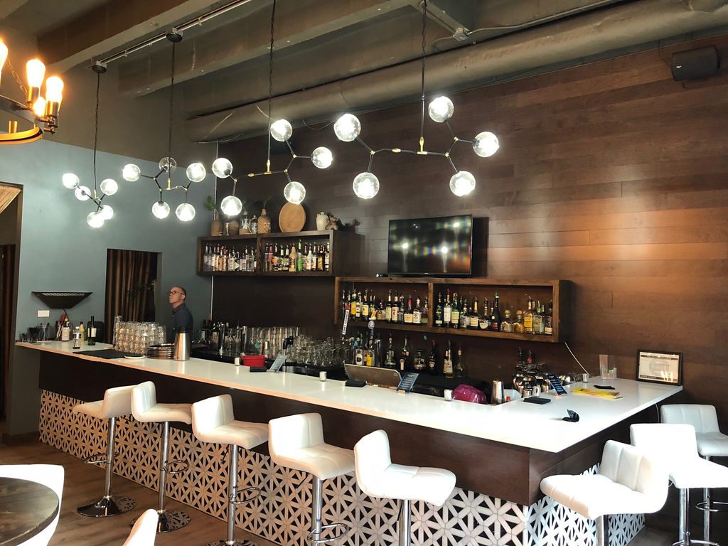 LED lighting for restaurant bar