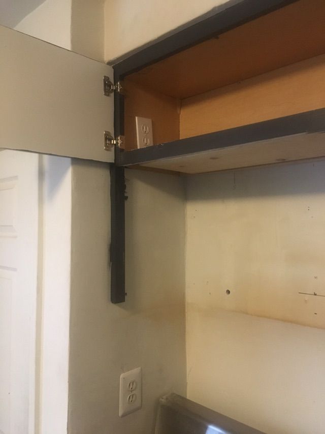 Install the plug-in cabinet for microwave