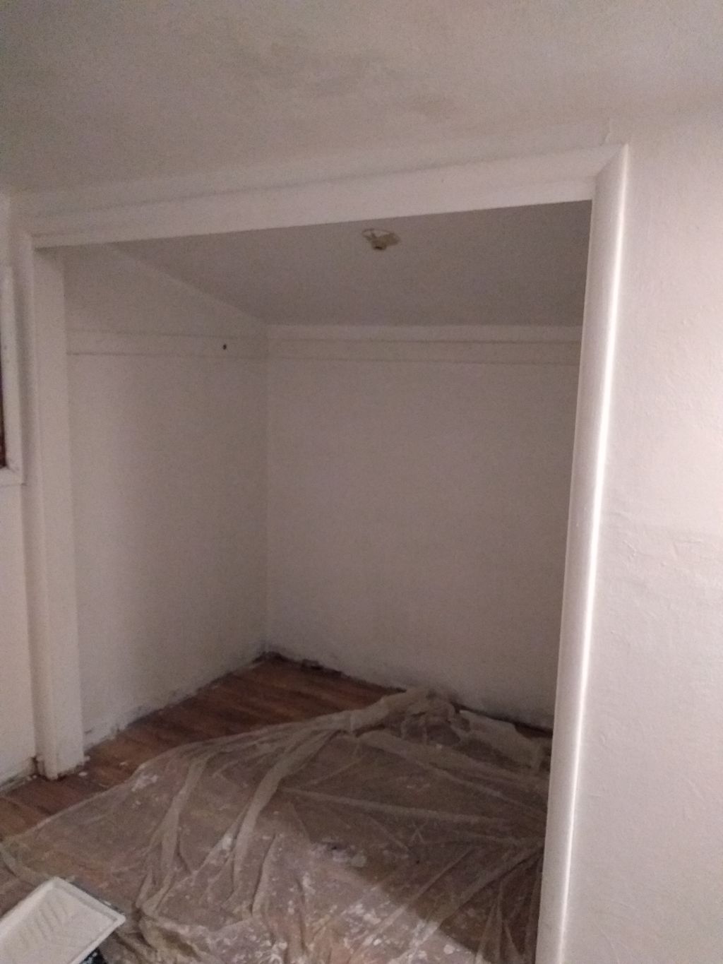 Drywalling corners before and after