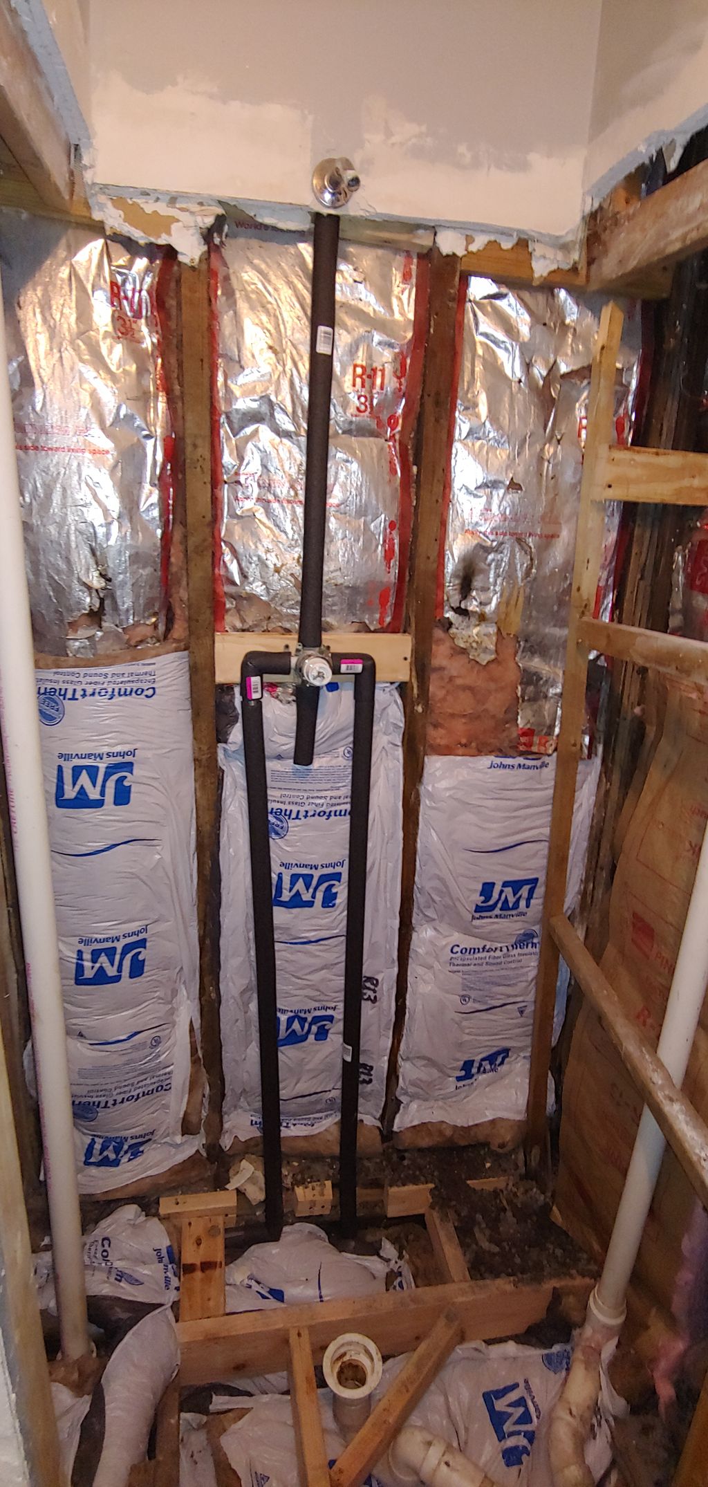 insulated walls and floor with a insulated R-19 va