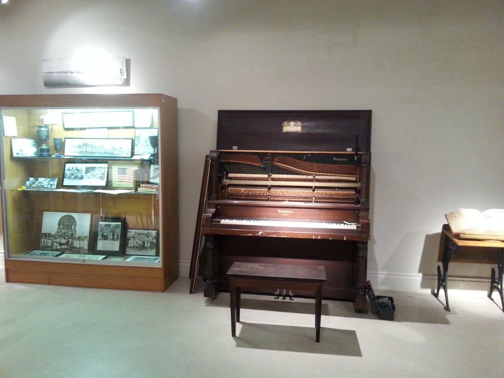 Aleks's piano movers. Best piano movers. Ptofessio
