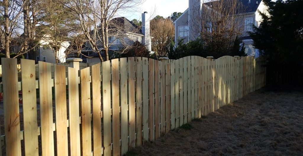Semi Privacy W/ Arch and Post Caps