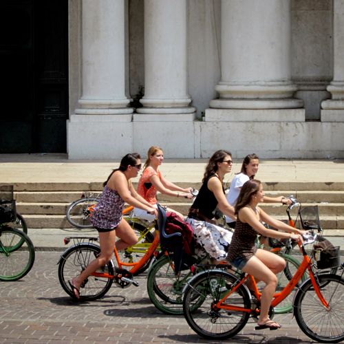 Lesson Plan: How to bike in Italy.