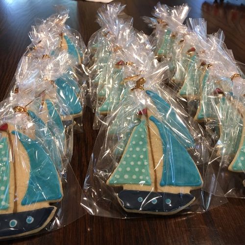 Awesome sailboat cookies!! So adorable looking and
