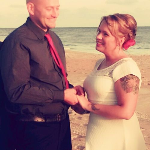 Rev Carleton married us on Oct 14 at the beach, it