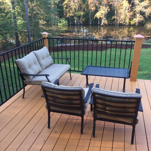 16 x 24 deck with black aluminum rails with 6 ft w