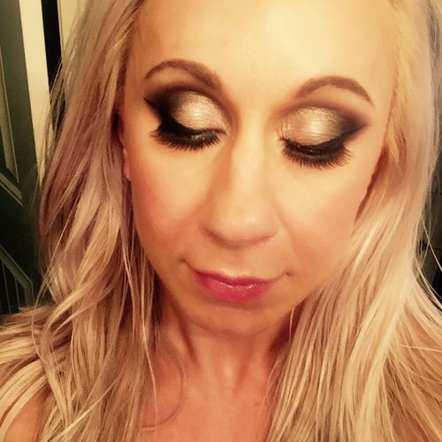 I requested glam makeup with eyelashes for a photo