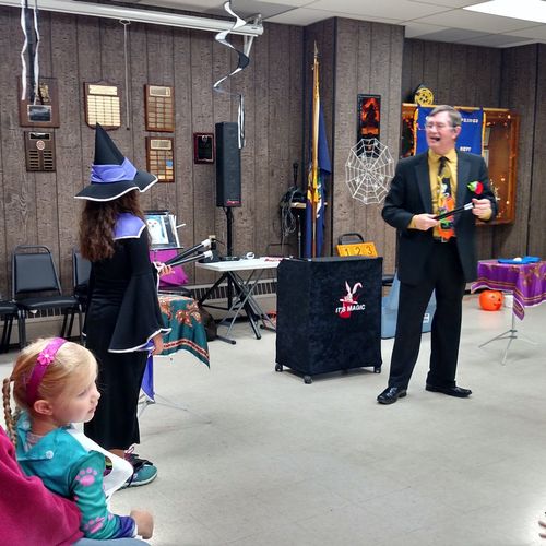 Mr. Doug Eash performed a 50 minute magic show for