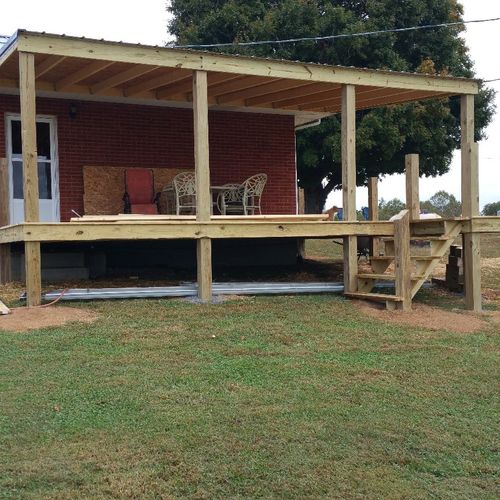 Greenwell construction built a deck and porch for 