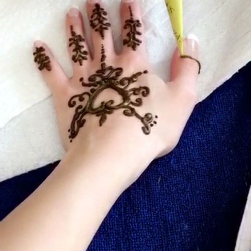 Gopika did my henna on both hands & did an awesome
