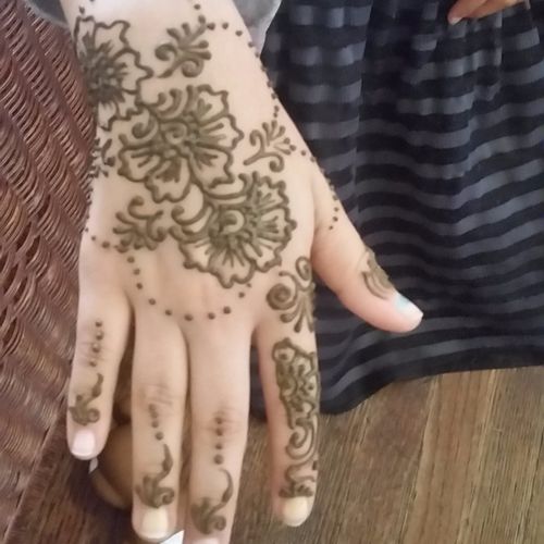 The henna was amazing and Sadaf was so kind and pa